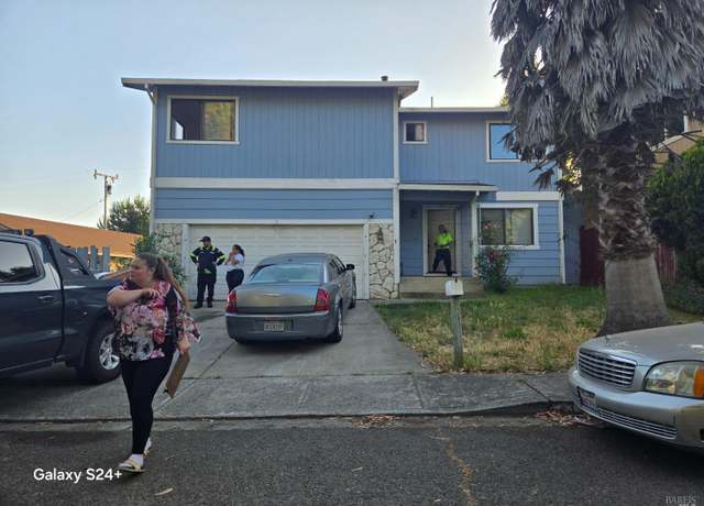 Property at 3 Greenfield Ct, Vallejo, CA 94590, 3 beds, 2 baths