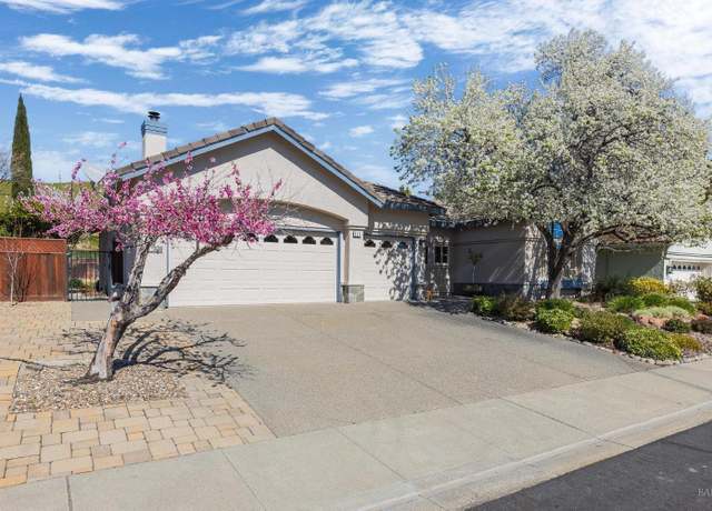 Property at 643 Hillcrest Cir, Vacaville, CA 95688, 3 beds, 3 baths