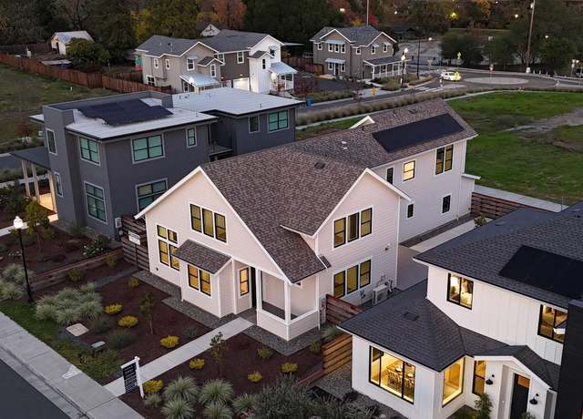 Property at 1010 Trentadue Way, Healdsburg, CA 95448, 4 beds, 3.5 baths