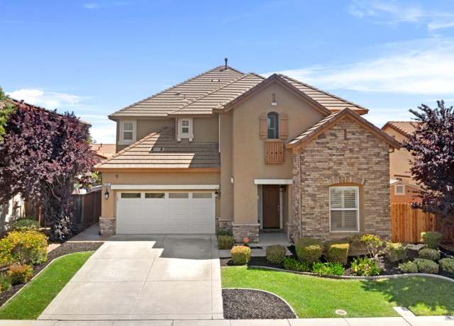 Property at 825 Hampton St, Vacaville, CA 95687, 4 beds, 3.5 baths