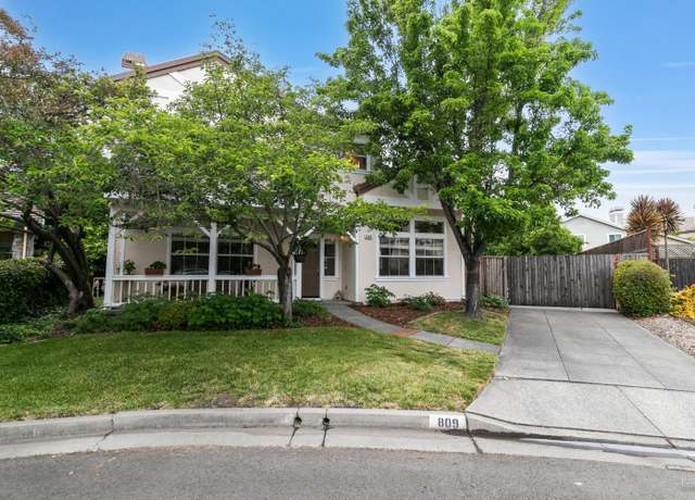 Property at 809 Muscat Ct, Petaluma, CA 94954, 5 beds, 3 baths