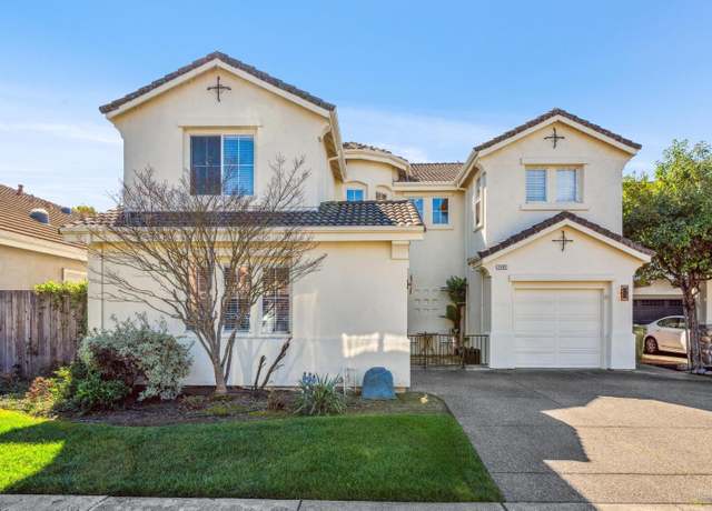 Property at 1402 Birdie Dr, Windsor, CA 95492, 5 beds, 3.5 baths