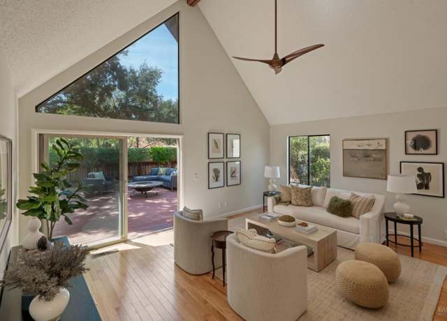 Property at 20986 Via Colombard, Sonoma, CA 95476, 2 beds, 2 baths