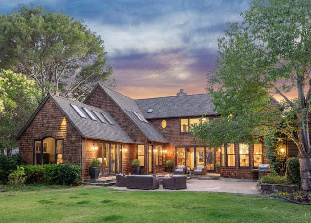 Property at 114 Van Tassel Ct, San Anselmo, CA 94960, 4 beds, 3 baths