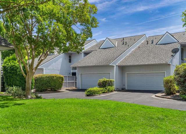 Property at 2791 Mcbride Ln #182, Santa Rosa, CA 95403, 3 beds, 2.5 baths
