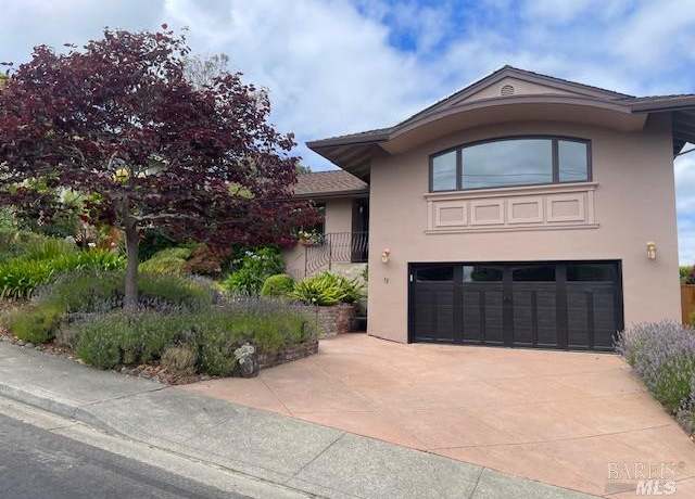 Property at 17 Privateer Dr, Corte Madera, CA 94925, 4 beds, 3 baths