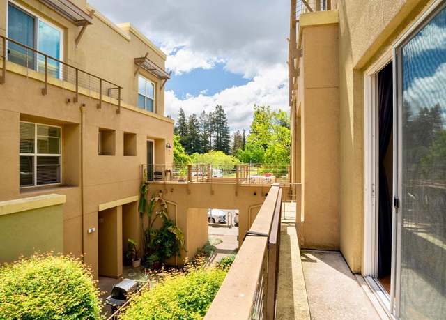 Property at 336 City Center Dr, Rohnert Park, CA 94928, 2 beds, 2.5 baths