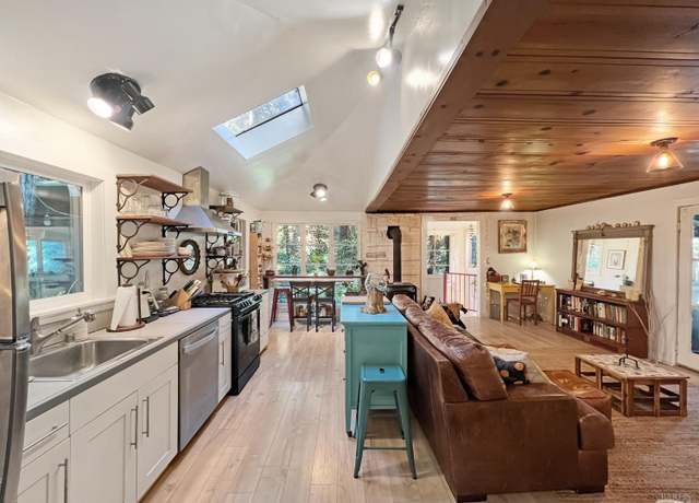 Property at 21600 Starrett Hill Dr, Monte Rio, CA 95462, 2 beds, 2 baths