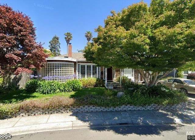 Property at 4 Liberty St, Larkspur, CA 94939, 3 beds, 2 baths