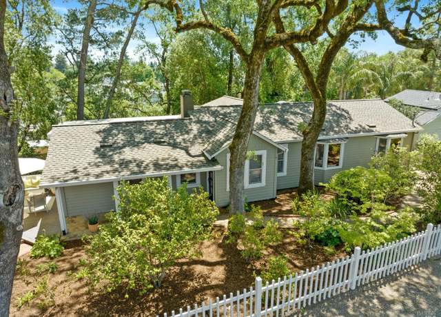 Property at 800 S Fitch Mountain Rd, Healdsburg, CA 95448, 3 beds, 2 baths