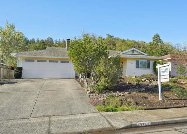 Property at 7262 Oakmont Dr, Santa Rosa, CA 95409, 2 beds, 2 baths