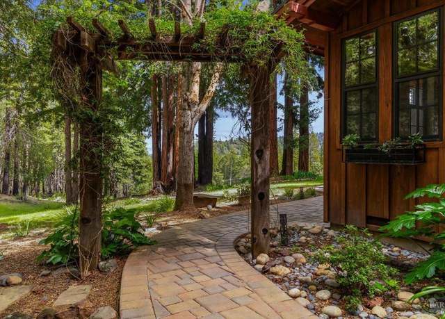 Property at 12076 Cloud Ridge Rd, Healdsburg, CA 95448, 6 beds, 4 baths