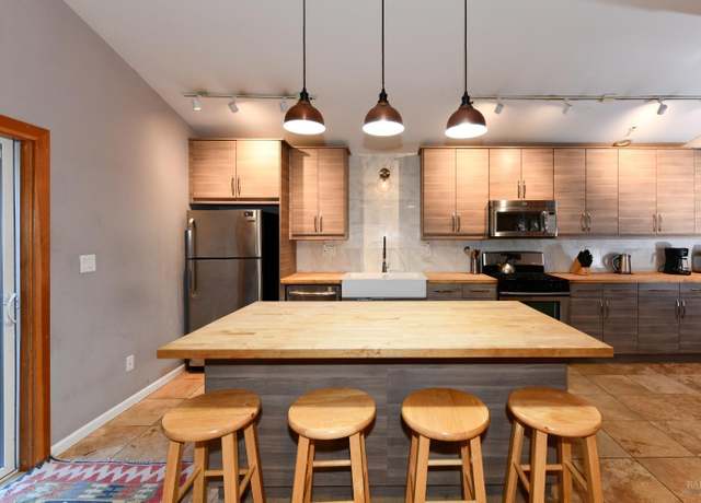 Property at 14978 Merry Ln, Guerneville, CA 95446, 4 beds, 4 baths