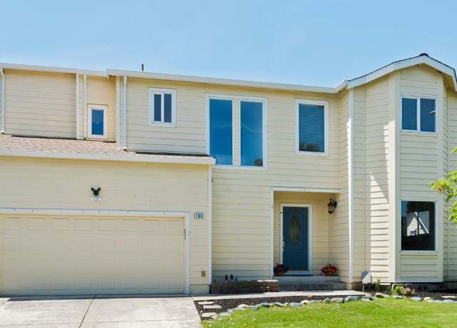 Property at 109 Paradise Dr, Napa, CA 94558, 4 beds, 2.5 baths