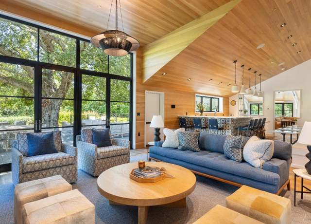Property at 1129 Dealy Ln, Napa, CA 94559, 4 beds, 5.5 baths