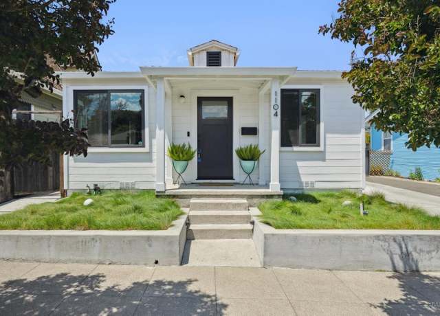 Property at 1104 F St, Petaluma, CA 94952, 2 beds, 1 bath