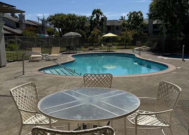 Property at 589 6th St W, Sonoma, CA 95476, 3 beds, 2.5 baths