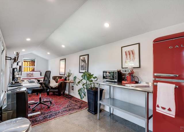 Property at 1416 F St, Napa, CA 94559, 2 beds, 1 bath