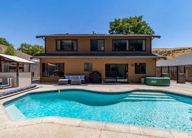 Property at 877 Rose Dr, Benicia, CA 94510, 4 beds, 3 baths