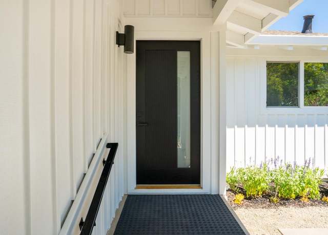Property at 214 Hummingbird Ct, Healdsburg, CA 95448, 3 beds, 2 baths