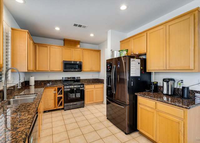 Property at 236 Cogburn Way, Vacaville, CA 95687, 5 beds, 2.5 baths