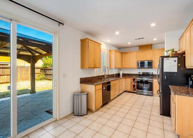 Property at 236 Cogburn Way, Vacaville, CA 95687, 5 beds, 2.5 baths