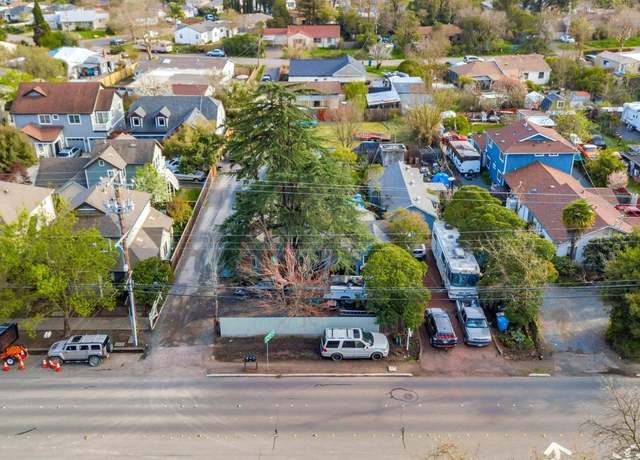 Property at 822 W College Ave, Santa Rosa, CA 95401, 6 beds, 3 baths