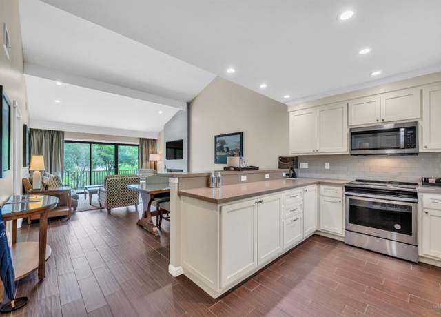 Property at 883 Oak Leaf Way, Napa, CA 94558, 2 beds, 2 baths