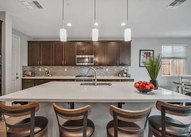 Property at 2153 Kingwood Rd, Rohnert Park, CA 94928, 3 beds, 2.5 baths
