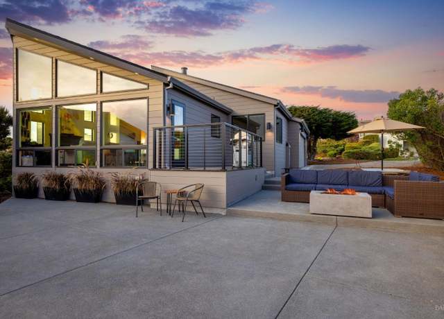 Property at 20690 Mockingbird Rd, Bodega Bay, CA 94923, 3 beds, 3 baths
