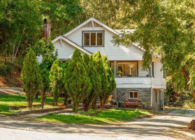 Property at 1194 Felta Rd, Healdsburg, CA 95448, 5 beds, 4 baths
