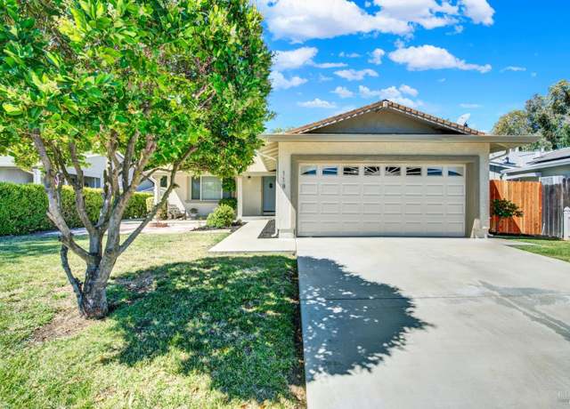 Property at 118 Green Tree Dr, Vacaville, CA 95687, 4 beds, 2 baths