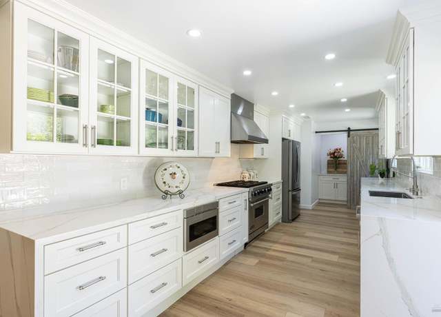 Property at 34 Los Alondras Ct, Novato, CA 94947, 4 beds, 3 baths