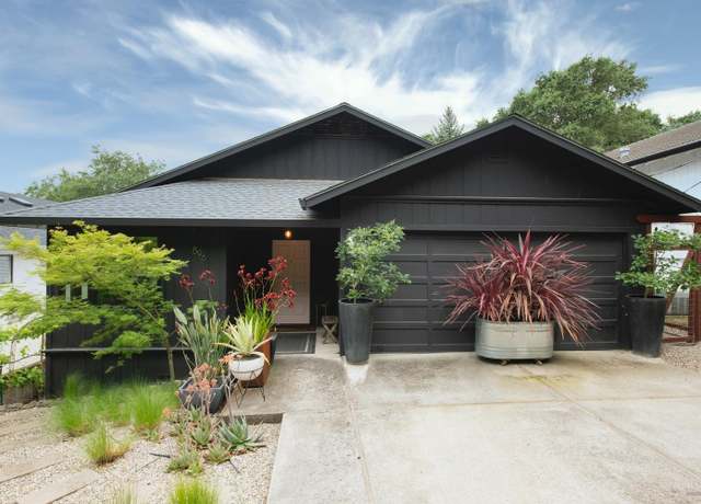 Property at 896 Los Robles Dr, Sonoma, CA 95476, 2 beds, 2 baths