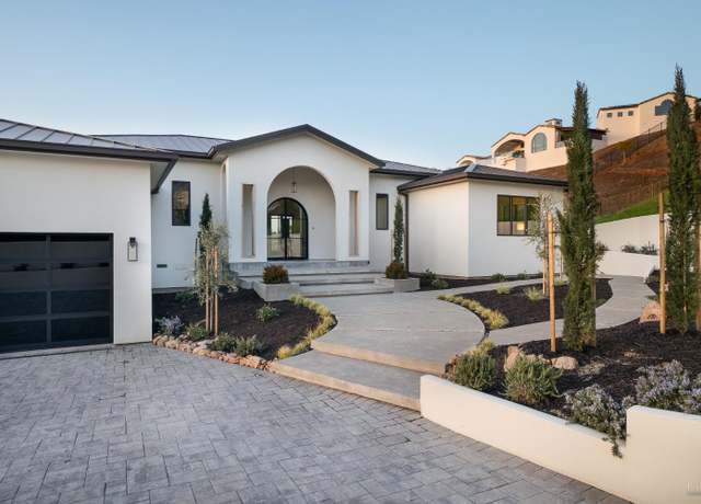 Property at 3921 Flintridge Dr, Santa Rosa, CA 95403, 5 beds, 5.5 baths