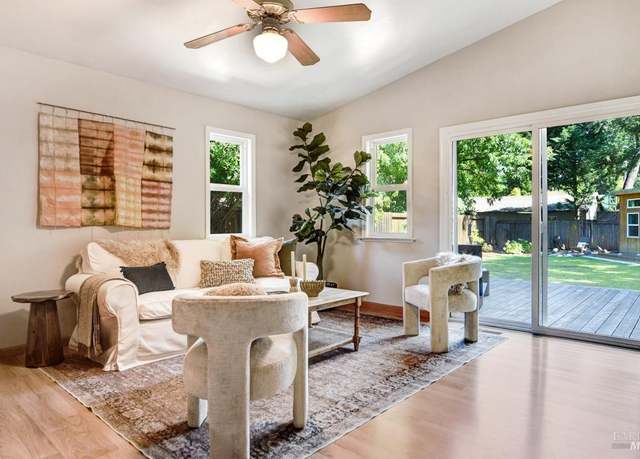 Property at 414 Walnut Ave, Sonoma, CA 95476, 4 beds, 2 baths