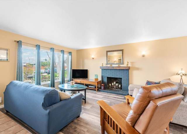 Property at 160 Muirwood Pl, Vallejo, CA 94591, 3 beds, 1 bath