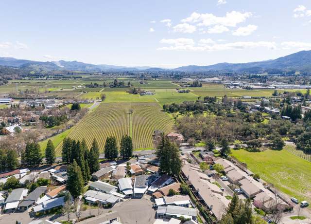 Property at 4 San Juan Ct, St. Helena, CA 94574, 2 beds, 2 baths