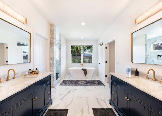 Property at 1586 Arrowhead Dr, St. Helena, CA 94574, 4 beds, 3.5 baths