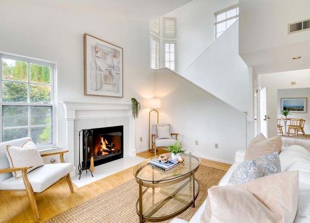 Property at 14 Mariners Cir, San Rafael, CA 94903, 3 beds, 2.5 baths