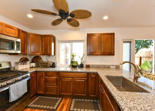 Property at 944 Marina Dr, Napa, CA 94559, 3 beds, 2.5 baths