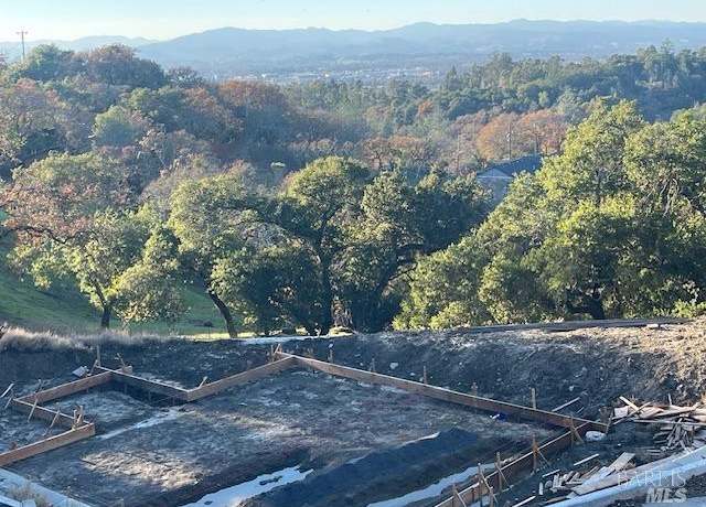 Property at 5251 Vista Grande Dr, Santa Rosa, CA 95403