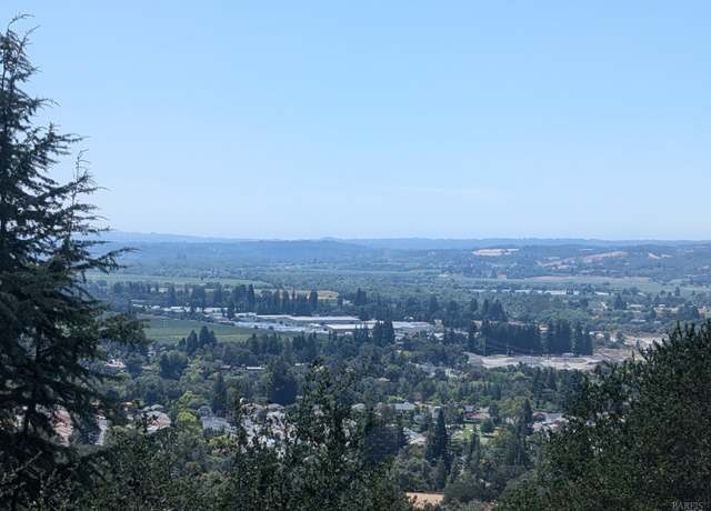 Property at 1026 Sunset Dr, Healdsburg, CA 95448, 3 beds, 2.5 baths