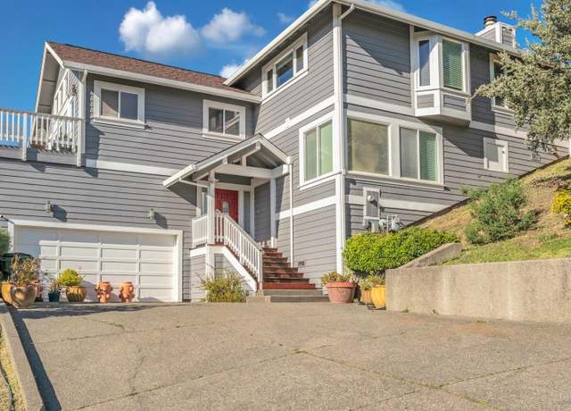 Property at 1005 Glen Eagle Dr, Petaluma, CA 94952, 4 beds, 3 baths