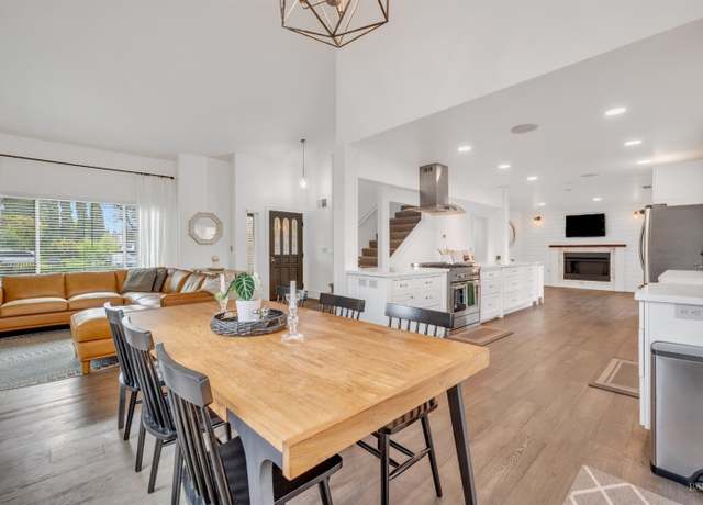 Property at 330 Brookshire Ct, American Canyon, CA 94503, 4 beds, 2.5 baths