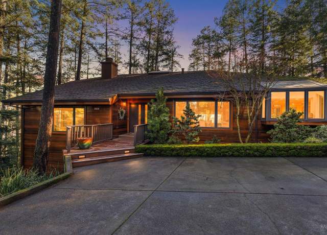 Property at 5104 Middlebrook Ct, Santa Rosa, CA 95404, 4 beds, 3 baths