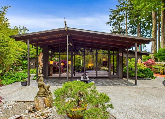 Property at 2300 S St, Eureka, CA 95501, 4 beds, 3 baths