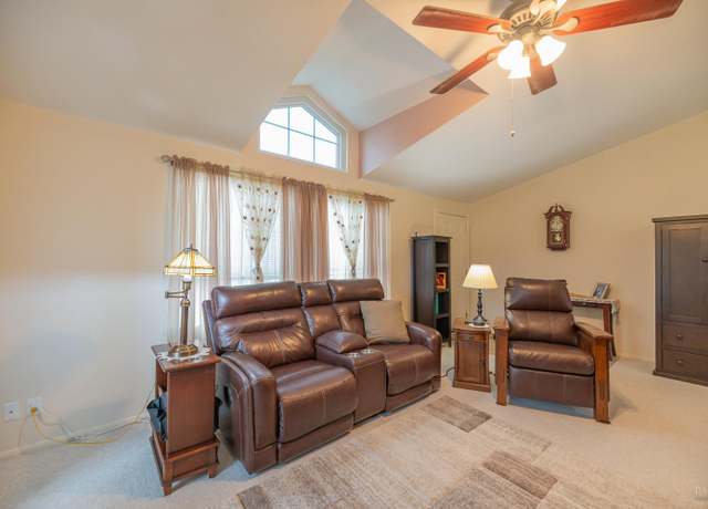 Property at 175 Walnut Cir, Rohnert Park, CA 94928, 3 beds, 2 baths