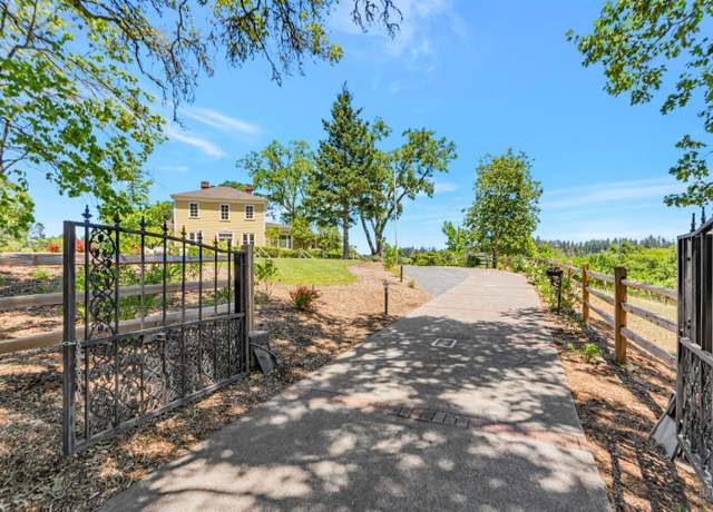 Property at 1950 W Dry Creek Rd, Healdsburg, CA 95448, 2 beds, 3.5 baths