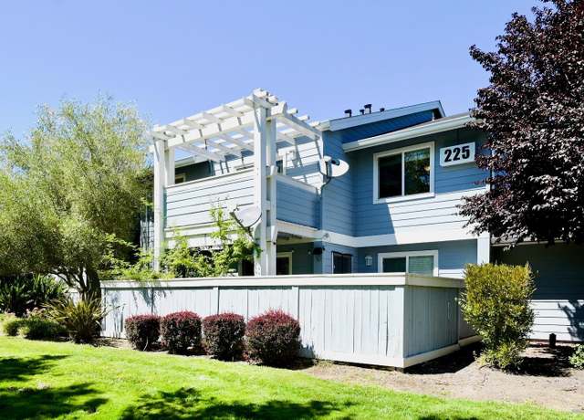 Property at 225 Burt St #34, Santa Rosa, CA 95407, 2 beds, 2 baths